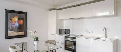 Apartment, Accessible, Private Bathroom | Shared kitchen