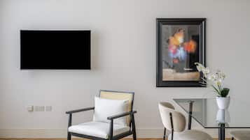 Apartment, Accessible, Private Bathroom | Lounge