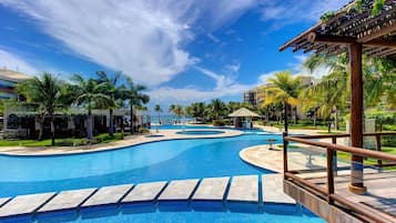 Deluxe Apartment | Pool