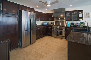 Fridge, microwave, oven, stovetop - Good Vibes Only Waterfront Villa /Private Pool/Modern/Sun Decks/Majestic Views! (St Thomas)