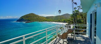 Good Vibes Only Waterfront Villa /Private Pool/Modern/Sun Decks/Majestic Views!