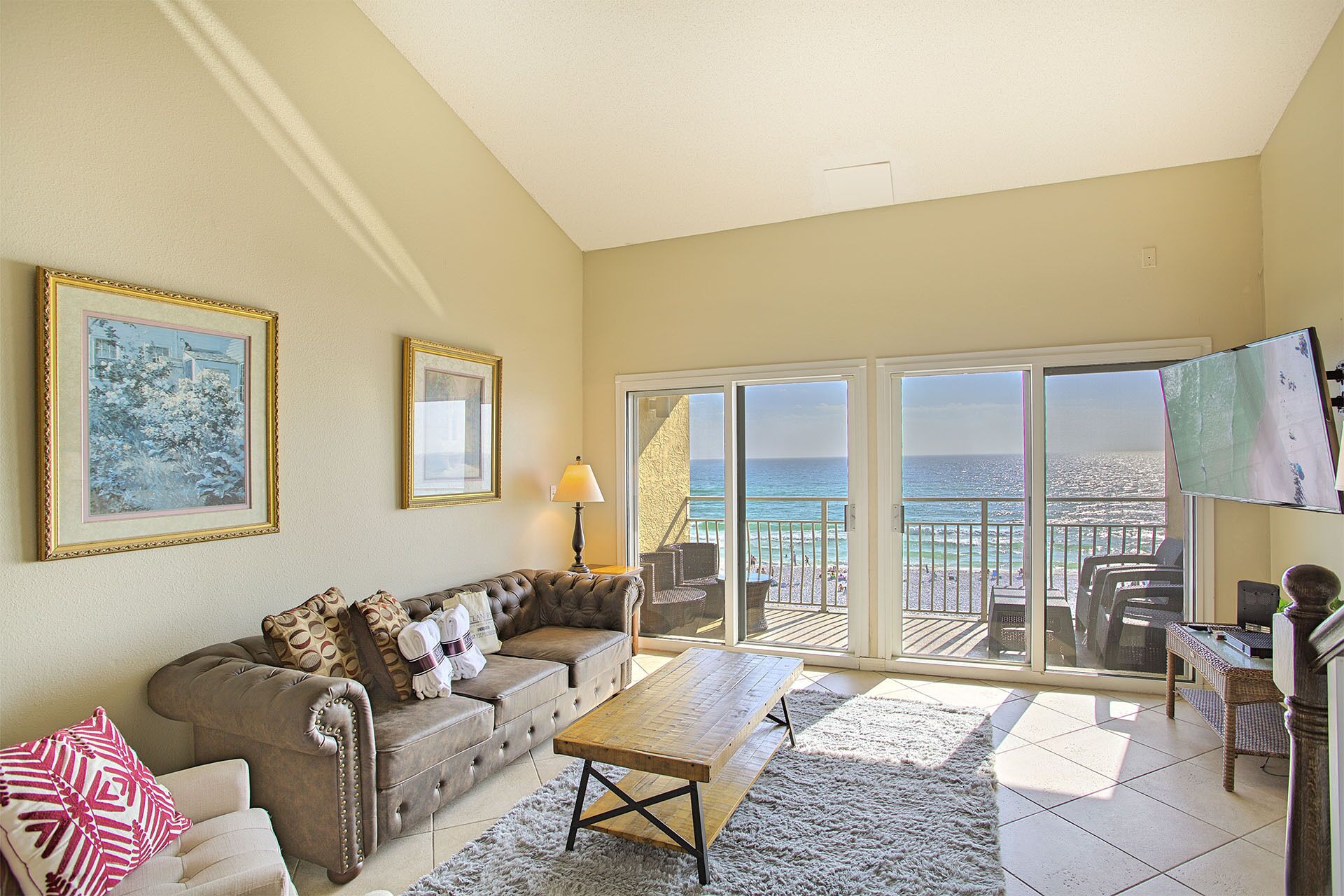Crystal Sands 303B - Beachfront, Heated Community Pool, Free Beach Service!