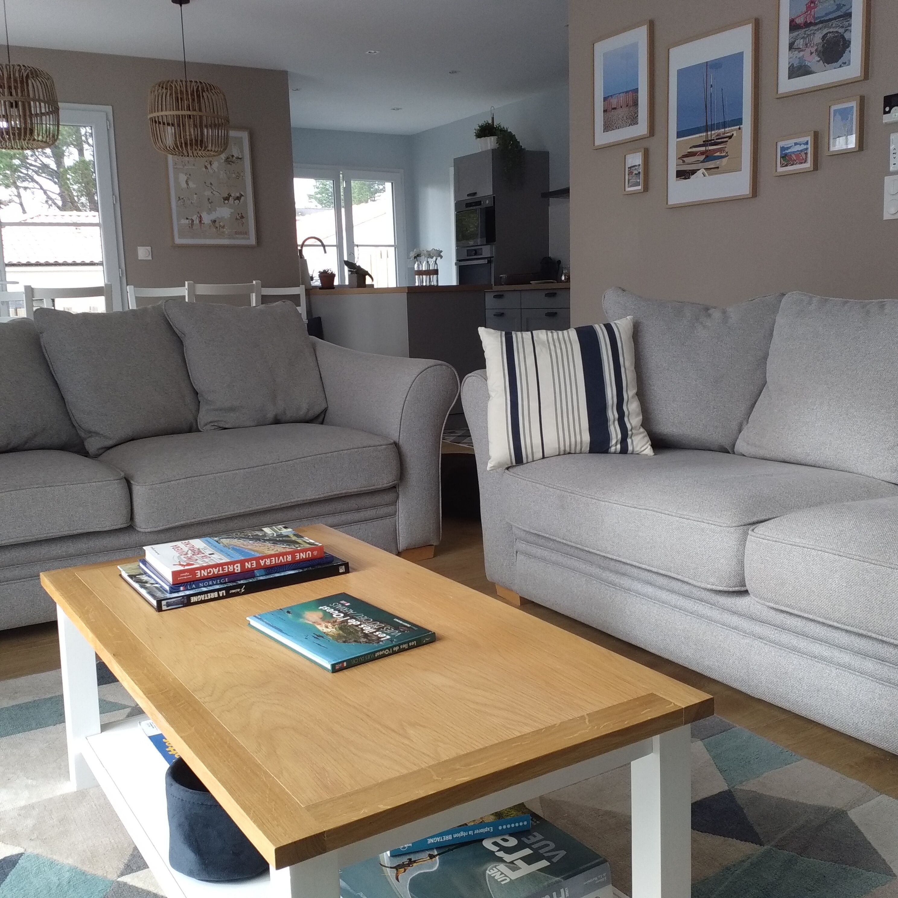 Tv, böcker och en stereo