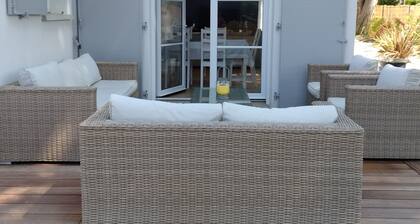 La Baule-Villa Maeval- 8 pers - jacuzzi and garden with trees