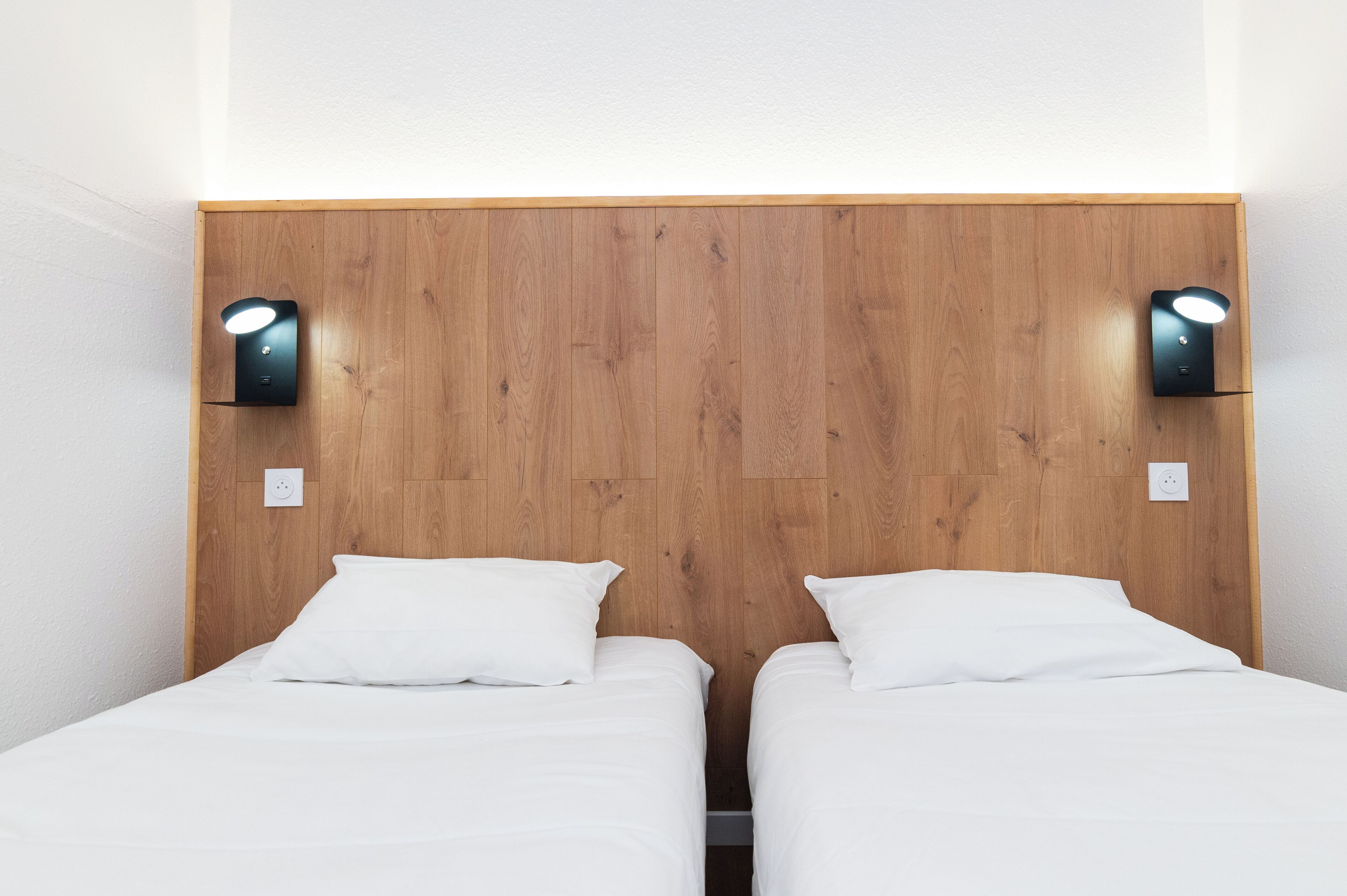 标准房, 2 张单人床 | 办公桌、熨斗/熨衣板、免费 WiFi