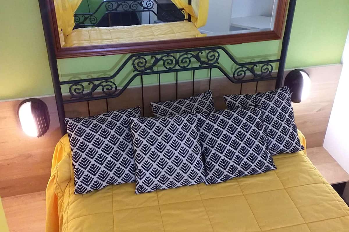 Desk, iron/ironing board, free WiFi