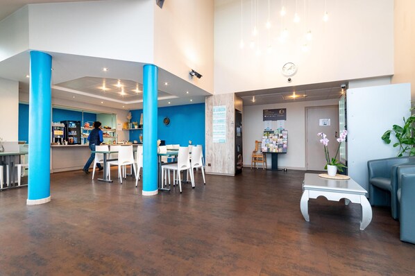 Reception - Kyriad Direct Macon Sud (Chaintre)