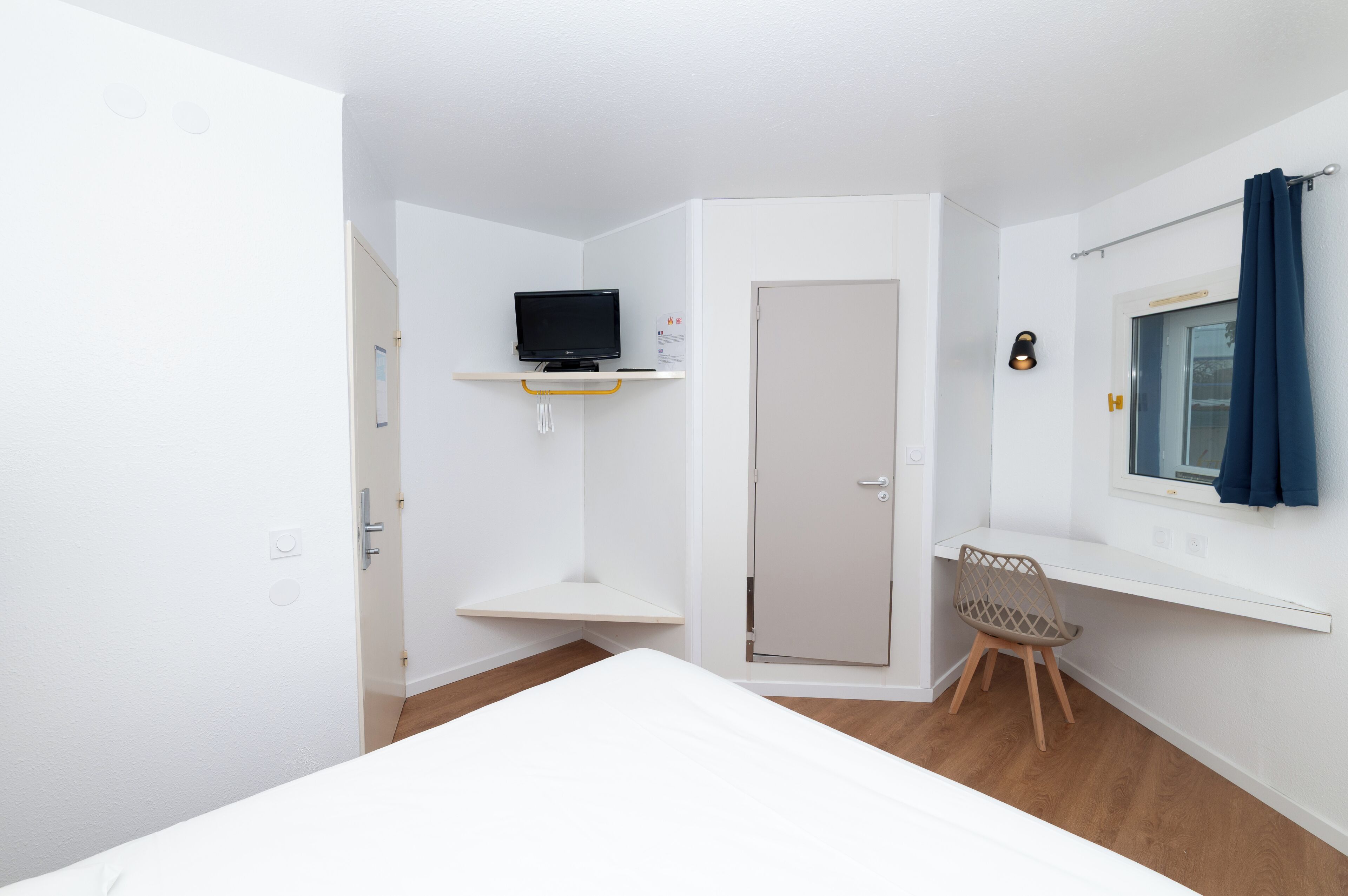 Desk, iron/ironing board, free WiFi, wheelchair access