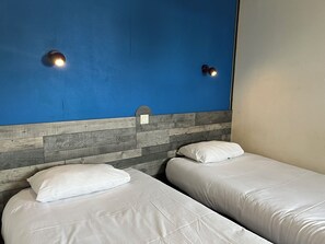 Standard Room, 2 Single Beds - Kyriad Direct Macon Sud (Chaintre)