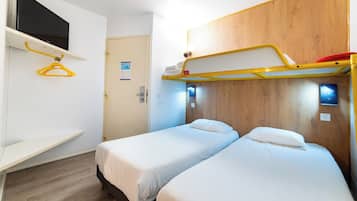 Standard Room, 3 Single Beds | Desk, iron/ironing board, free WiFi