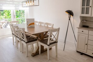 Dining - Vacation home on the lock platform on the waterfront (Wemeldinge)