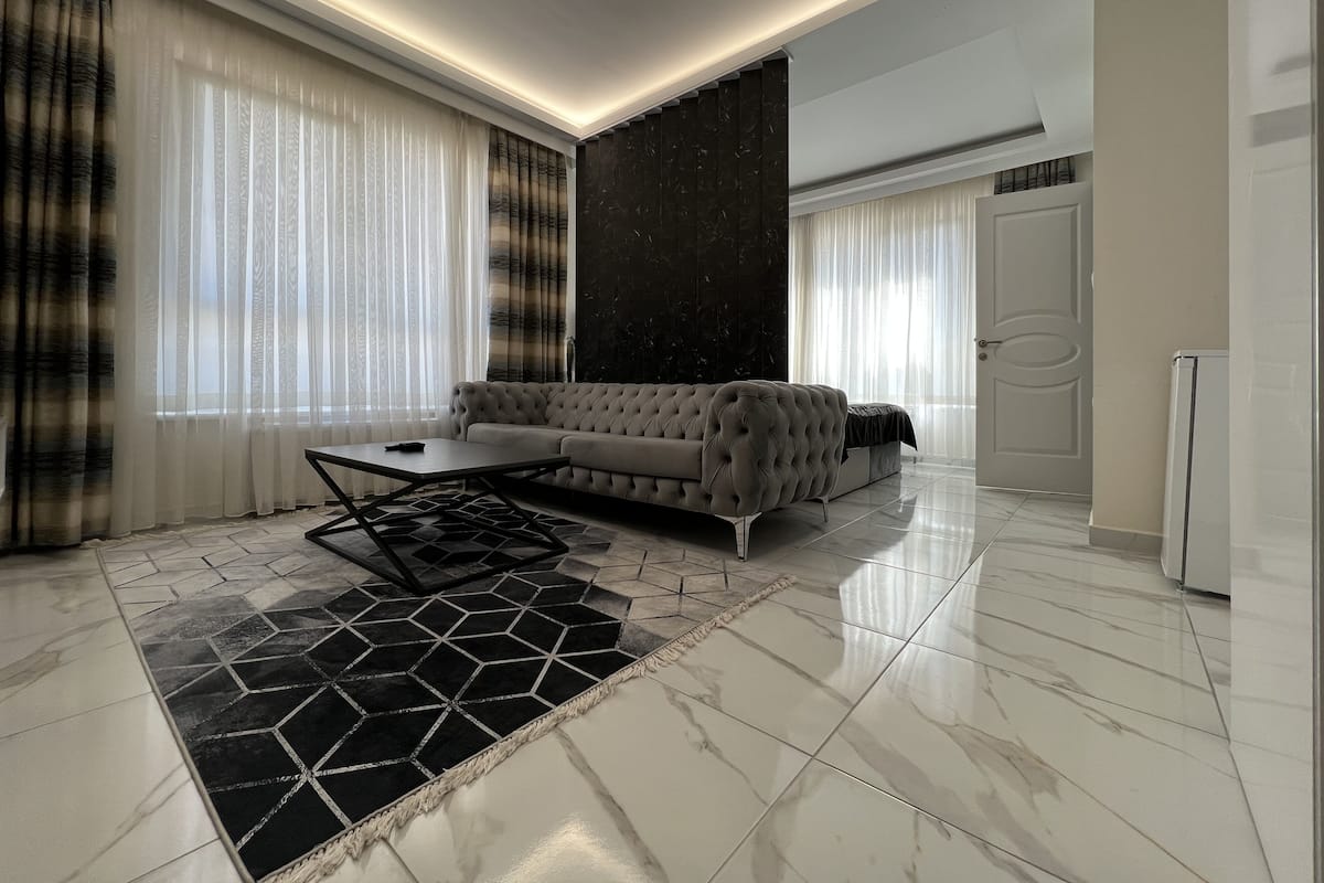 Business Twin Room | Peralatan tempat tidur premium, bar mini, meja