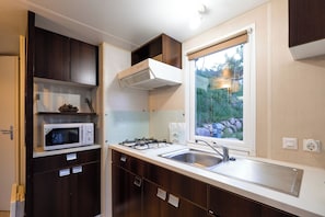 Panoramic Bungalow | Private kitchen | Microwave