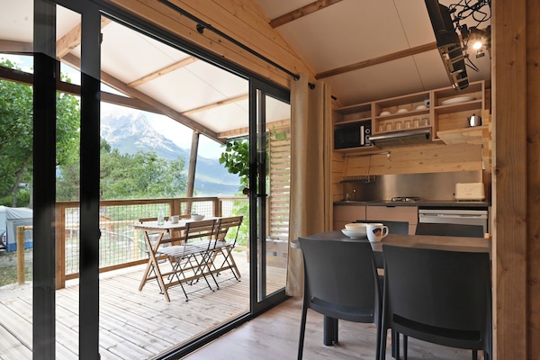 Romantic Bungalow | Living area | Table tennis