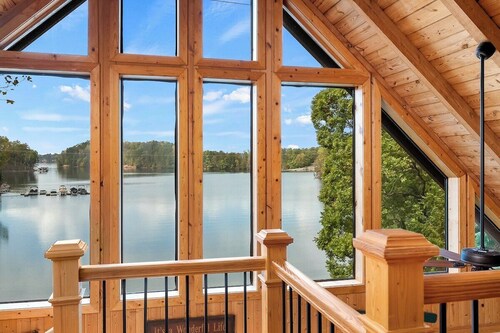 The Hangout at Lake Keowee with Hot Tub & Doc…
