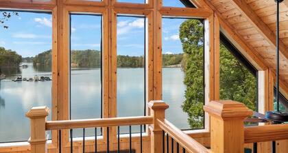 The Hangout at Lake Keowee with Hot Tub & Doc…