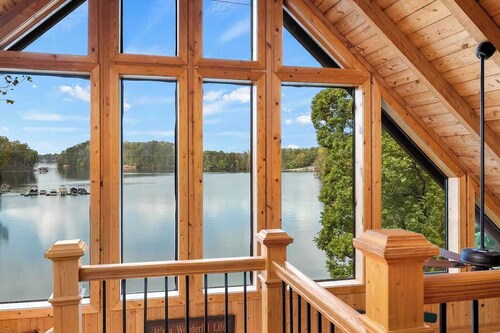 The Hangout at Lake Keowee with Hot Tub & Dock!
