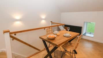 Cottage | Private kitchen | Fridge, dishwasher, electric kettle, toaster