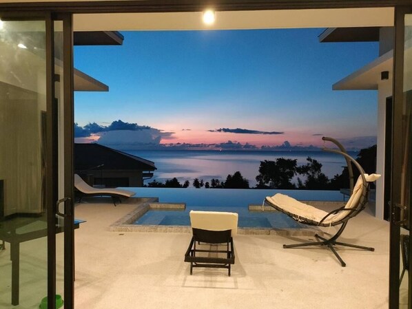 Outdoor pool - A luxury, modern and stylish sea view villa - 400 meters to the beach (Koh Phangan)