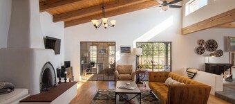 Sunlit 3 bedroom, enclosed dog friendly yard in quiet neighborhood