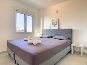 2 habitaciones, tabla de planchar con plancha y wifi gratis 