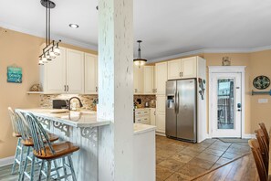 Fridge, microwave, oven, stovetop - Beach Resort Community with Private Beach/2 pools/Cart Included/Dog Friendly (Gulf Shores)