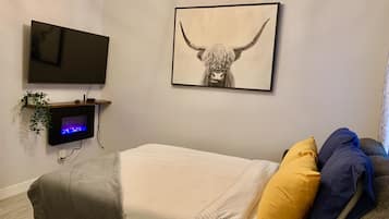 1 bedroom, free WiFi, bed sheets