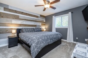 2 bedrooms, free WiFi, bed sheets - ✨Awenda Provincial Park Dream Cottage✨💫🏡🧿
** Hot Tub & Dog Friendly ** (Tiny Township)
