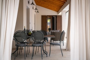 Outdoor dining - Villa Valma, new, cozy vacation home in Istria (Svetvincenat)