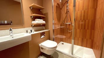Standard Double Room, 1 King Bed, Courtyard View | Bathroom | Free toiletries, hair dryer, towels