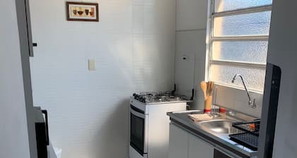 Lovely Apt close to Duty Free