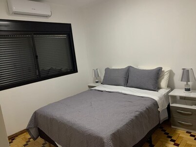 Lovely Apt close to Duty Free