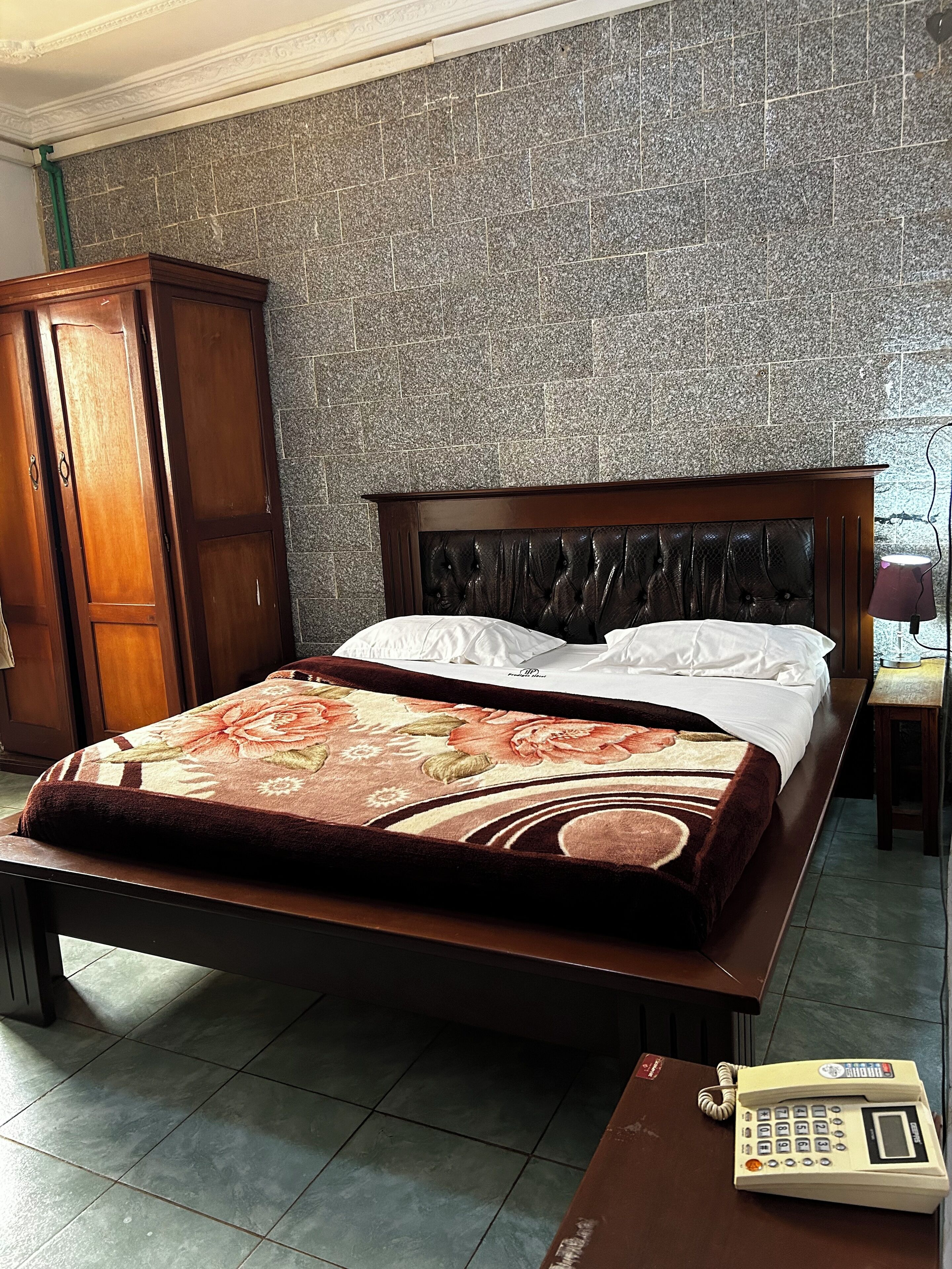 基础客房 | 防过敏的被褥、泰普尔床垫、特色装修、遮光窗帘