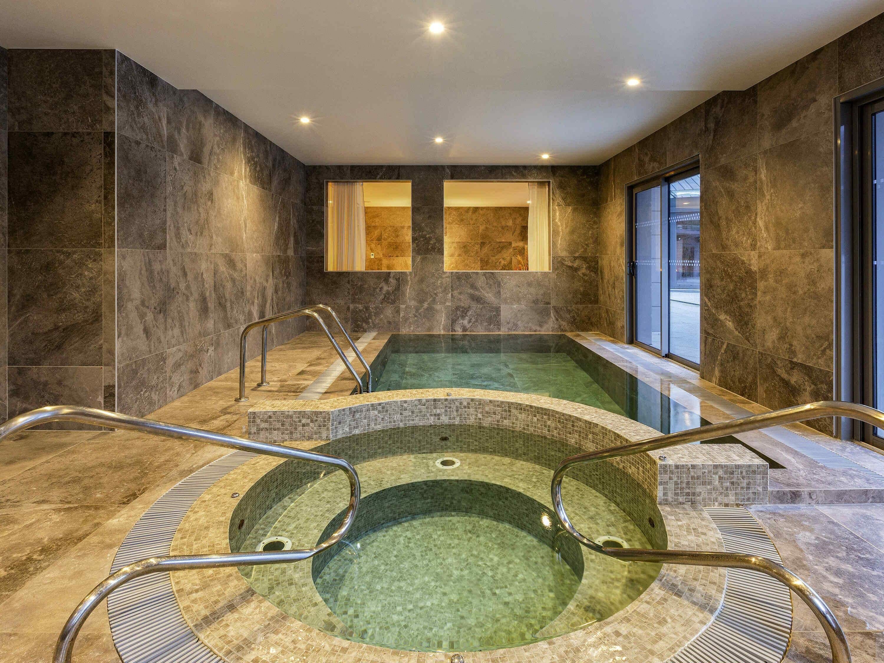 Indoor pool, seasonal outdoor pool, sun loungers