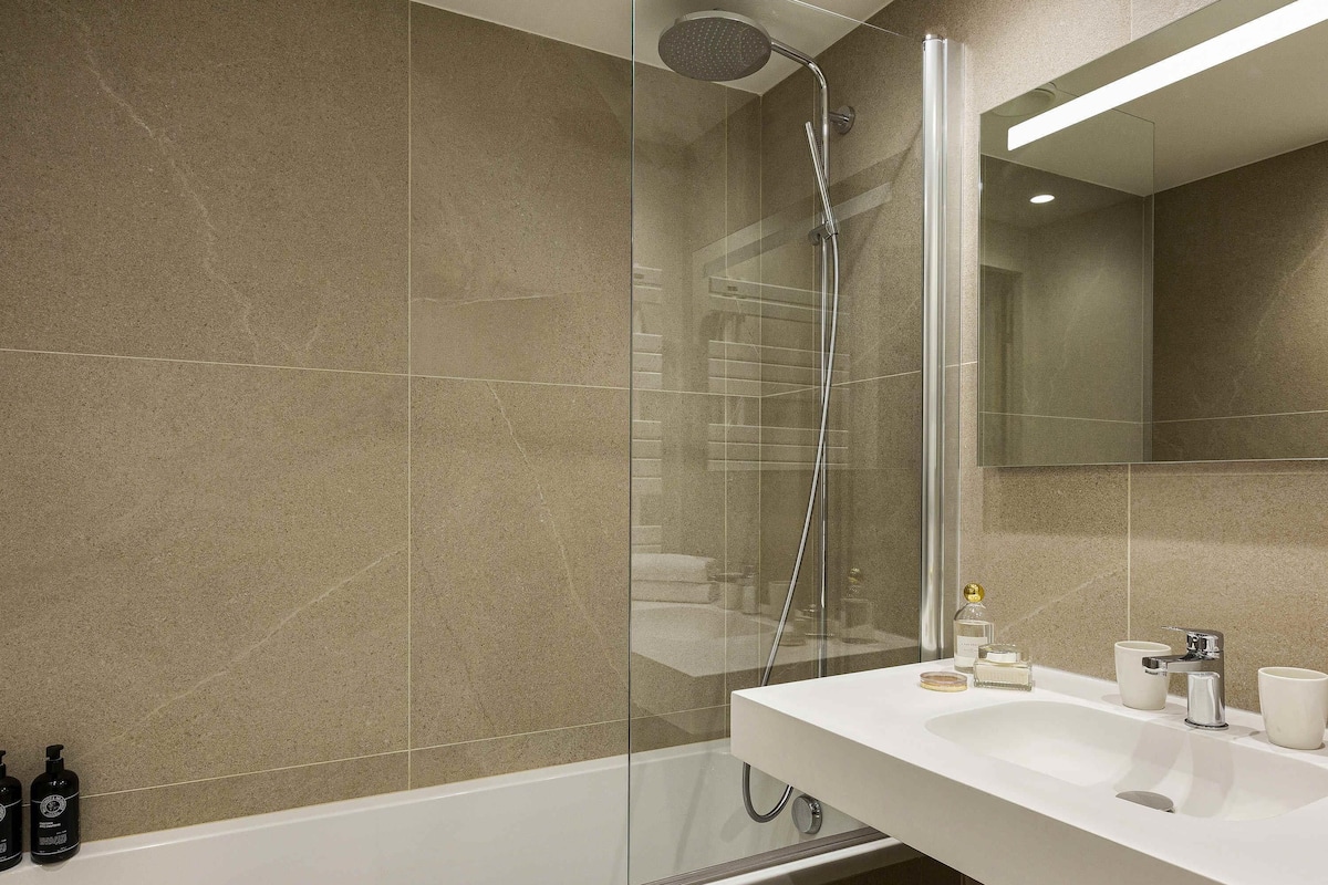 Coffres-forts dans les chambres, rideaux occultants