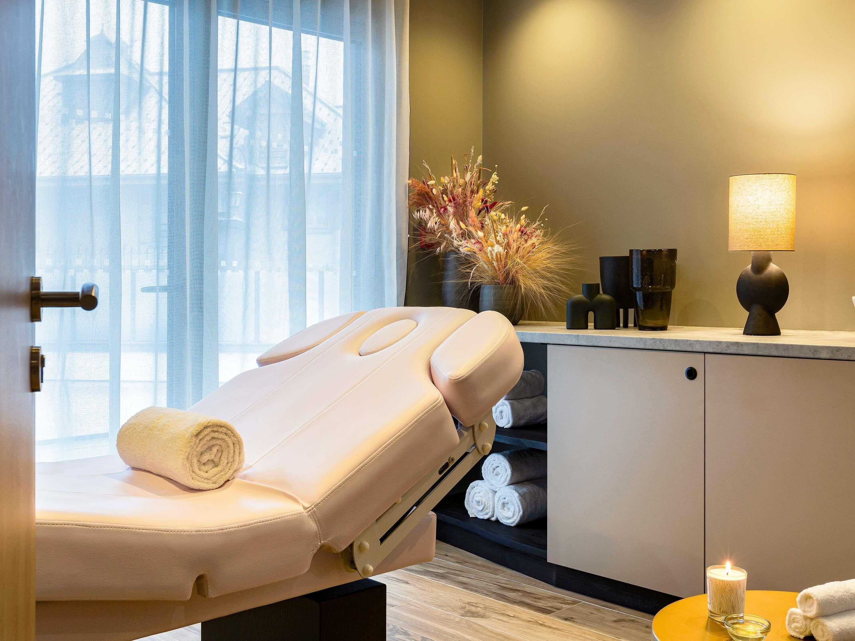 Phòng trị liệu đôi, dịch vụ massage 