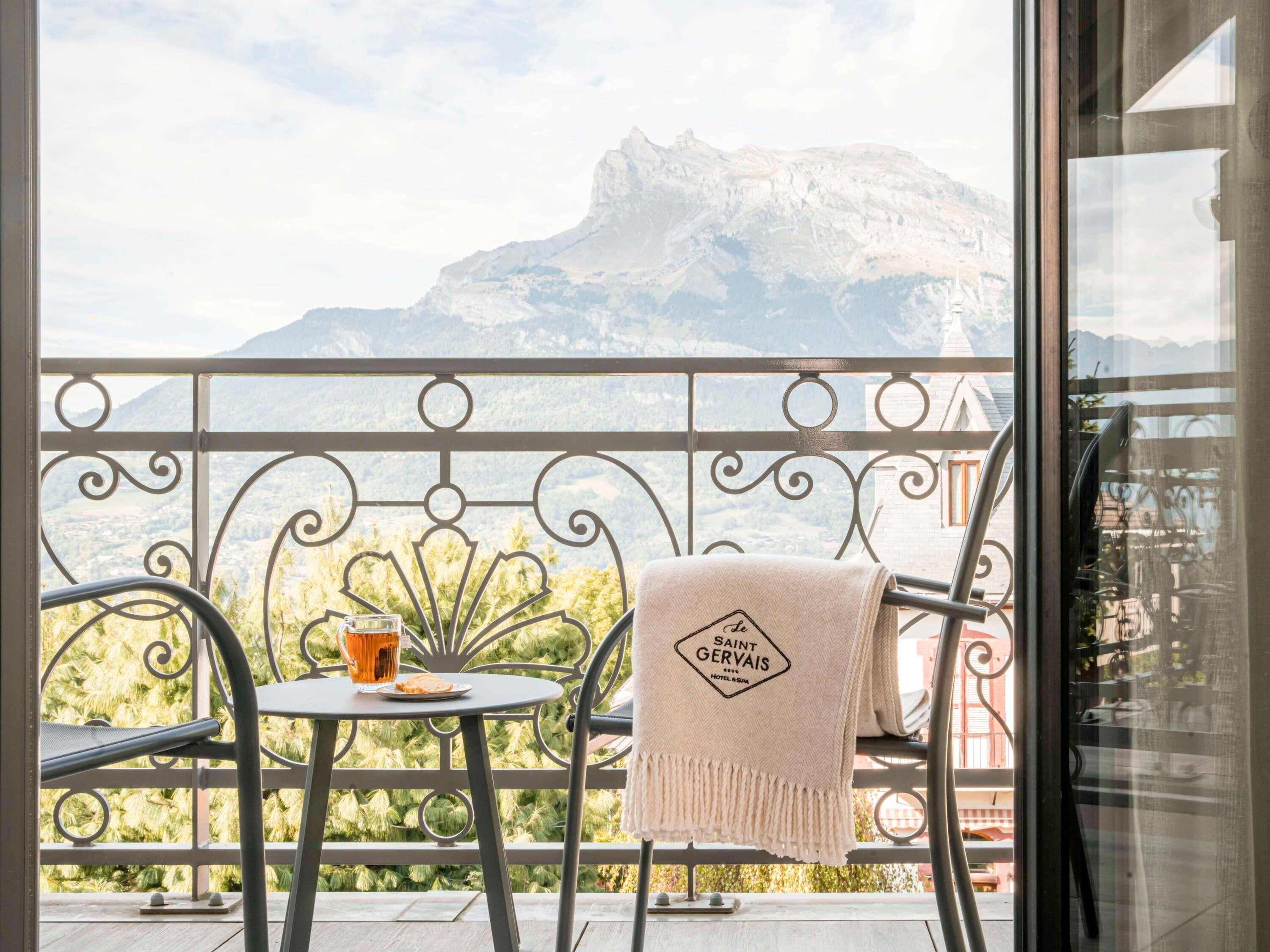 Superior-værelse - 1 dobbeltseng med sovesofa | Pengeskab på værelset, mørklægningsgardiner, lydisolering