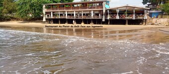 Ecofriendly Bungalows for 2 in pure nature near  beach. Breakfast wifi park incl