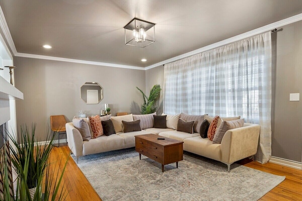 Spacious living room