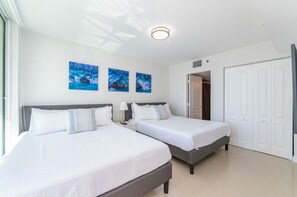 2 habitaciones, escritorio, tabla de planchar con plancha y wifi gratis