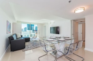 Interior - the club 2815 · Stunning 2BR @Brickell free parking ocean view (Miami)