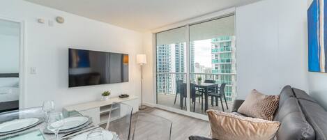 TV connectée, table de tennis de table