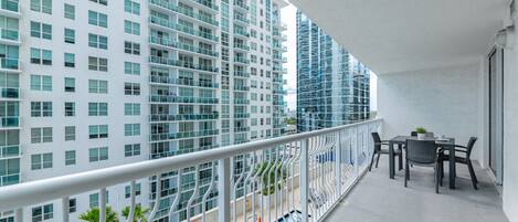 屋外ダイニングエリア