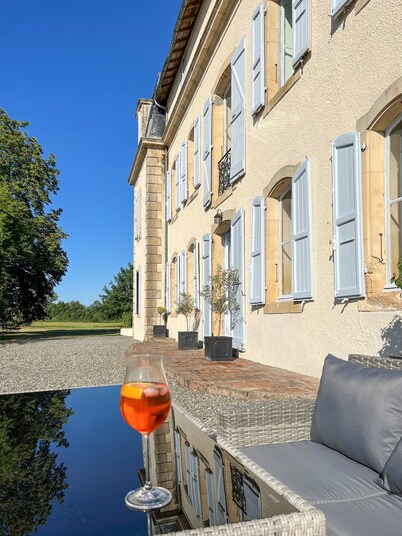 CHATEAU DE LA COUTERE, Votre château privé, avec piscine situé une vallée privée