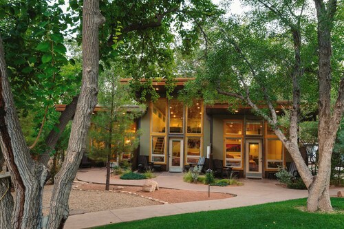Nama-Stay Suite 3, King, 5 Min to Zion NP