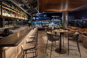 Bar (on property) - Conrad Nashville (Nashville)