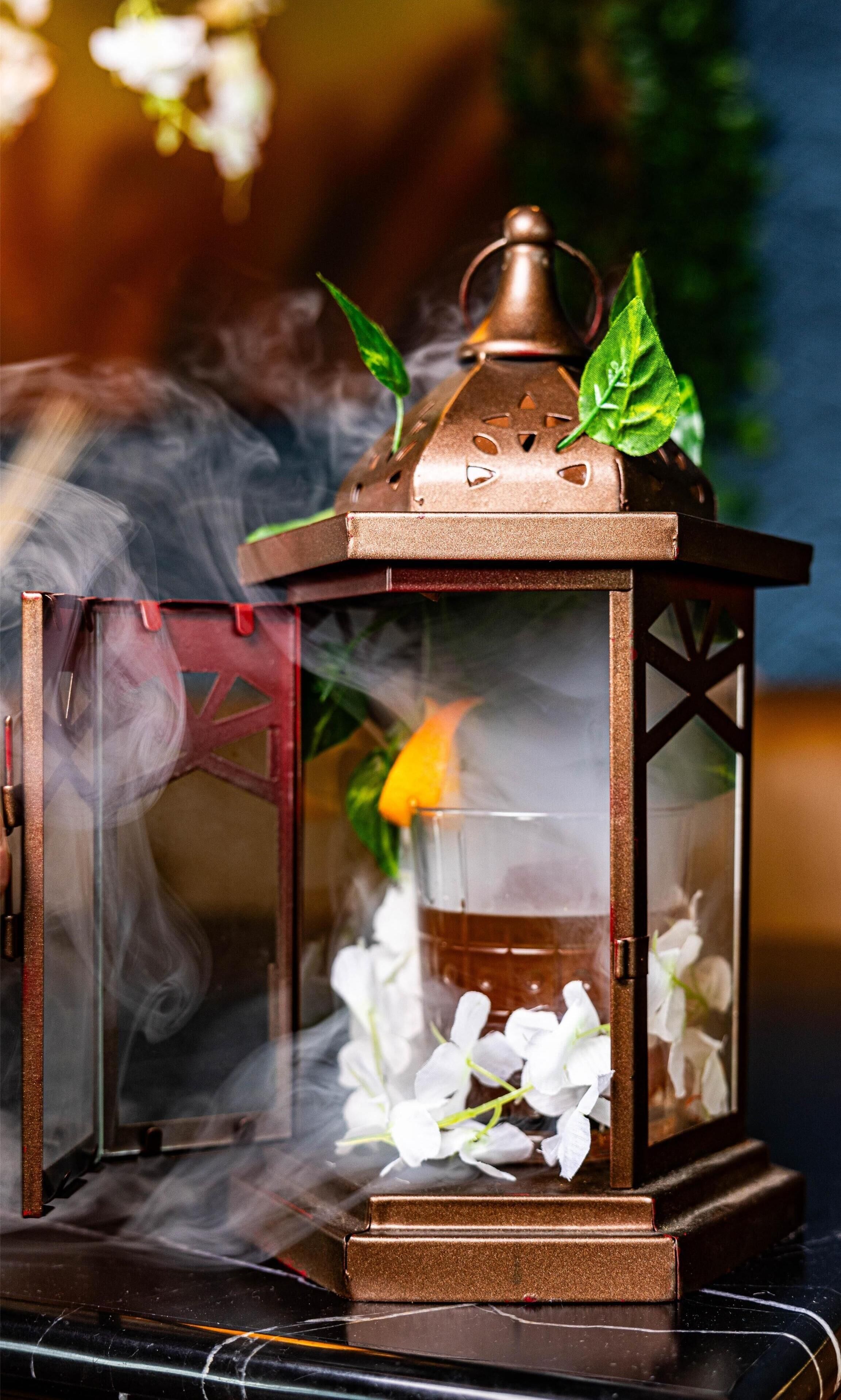 2 restaurants, breakfast, lunch, dinner served; american cuisine