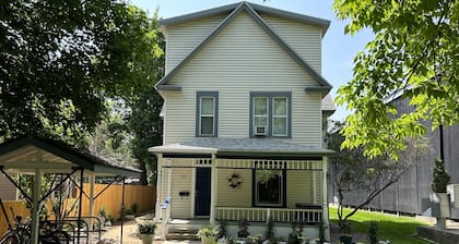 Charming 1BR in 1910 Home, Walk to UM & Downtown, Porch & Shared Laundry