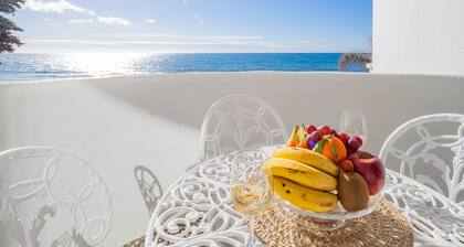 Cubo’s La Bambera First Line Beach / sea views / free wifi