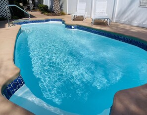 Outdoor pool - SALTWATER POOL,  DOG FRIENDLY, STEPS TO THE BEACH! Check out Anchor House! (North Myrtle Beach)
